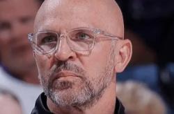 包含独行侠队主帅因个人原因离开球队的词条