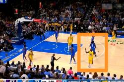 1xBit体育网址-篮球比赛场面紧张，球队与对手激战