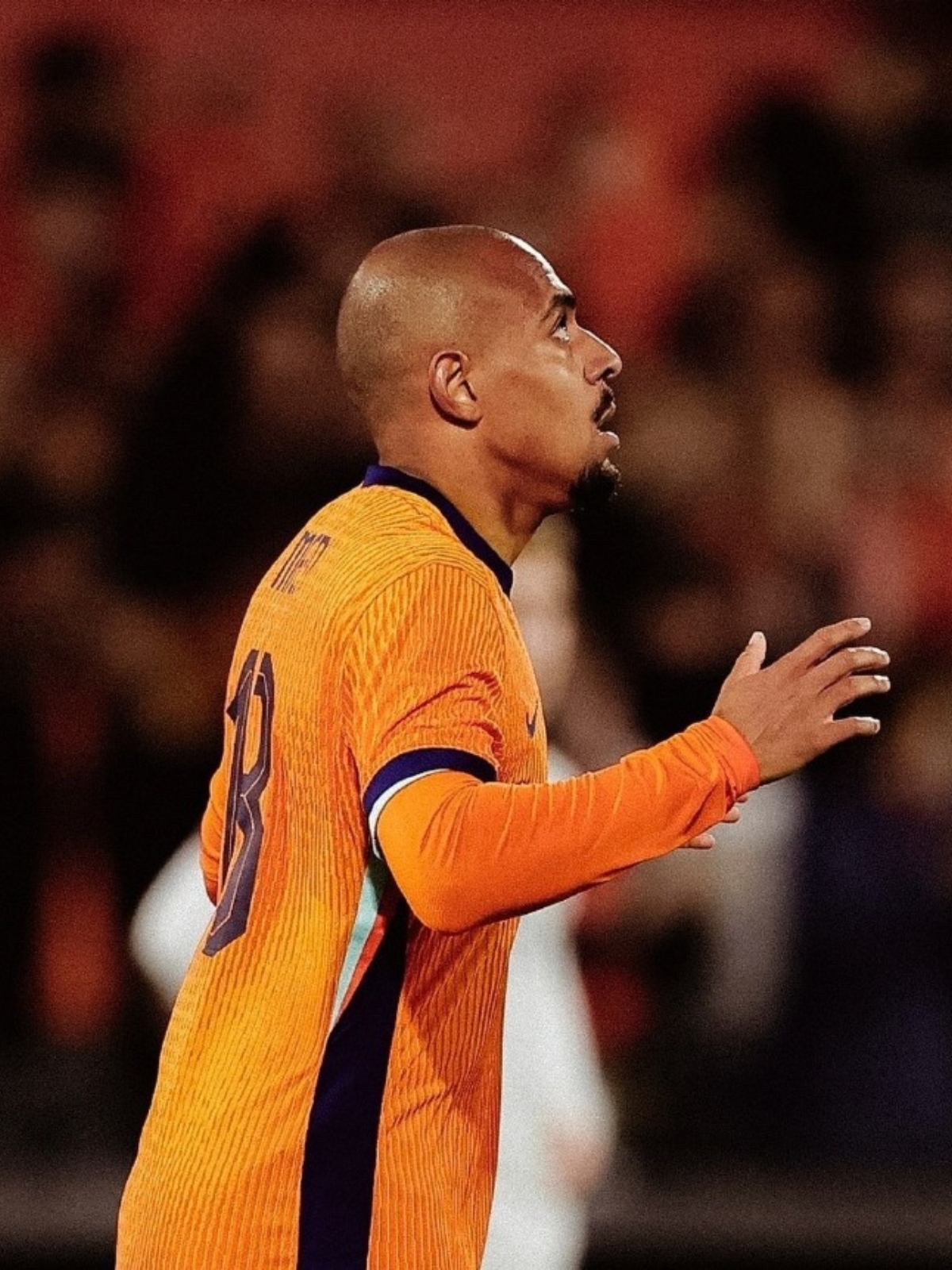 荷兰前锋连场破门，助球队大胜对手