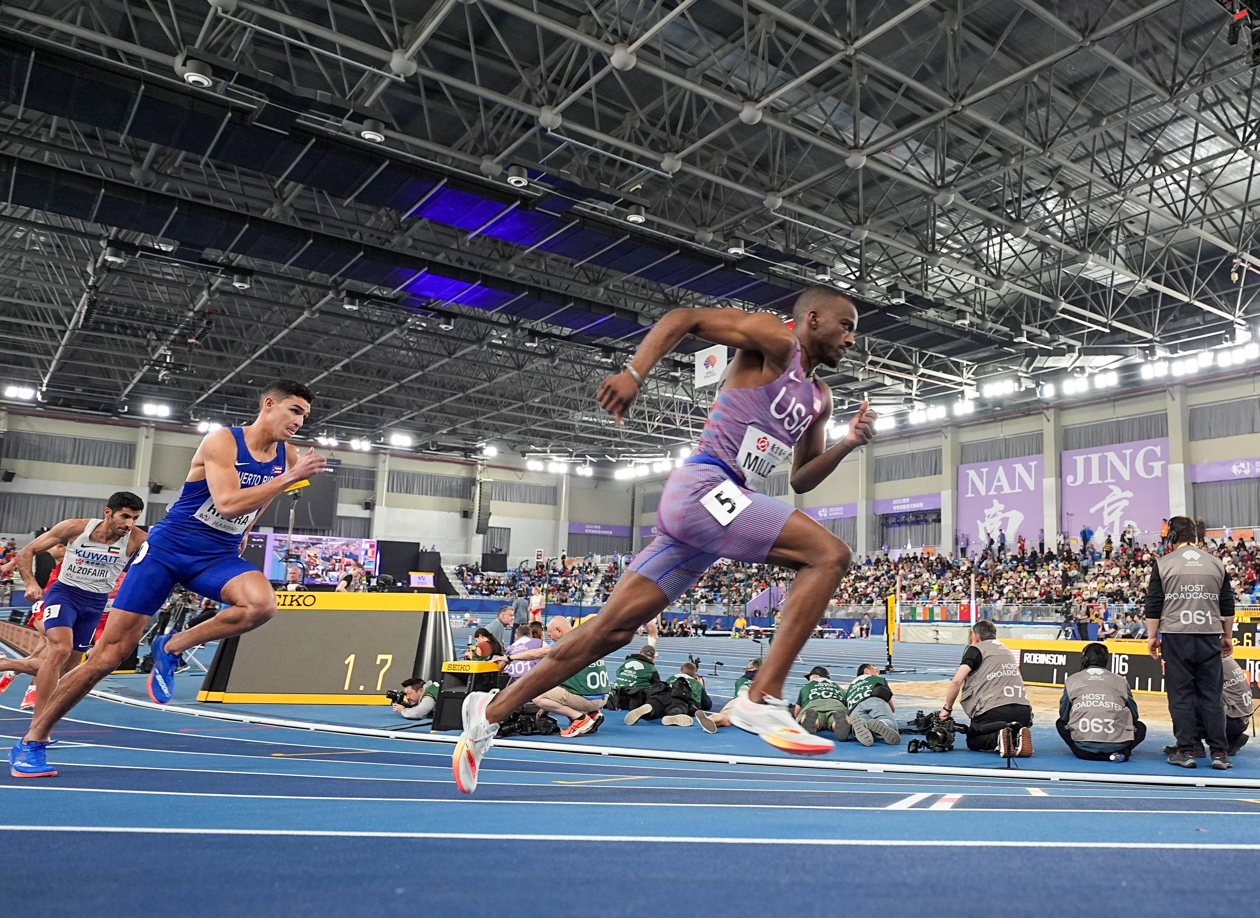 关于体育赛事现场的气氛热烈高涨,精彩连连的信息 关于体育赛事现场的气氛热烈高涨,精彩连连的信息