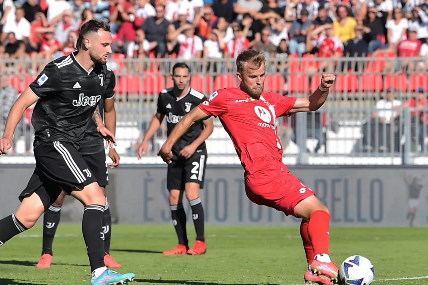 比利亚雷亚尔客场击败，近期状态不佳的简单介绍