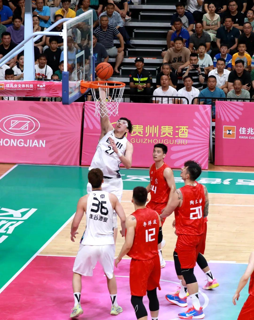 四川男篮取得胜利,士气高涨 四川男篮取得胜利,士气高涨