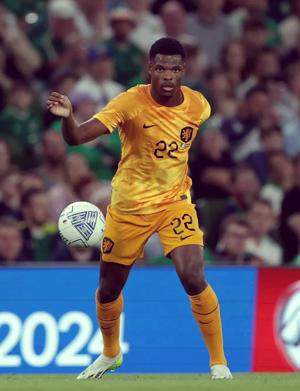 关于荷兰国家队战绩斐然，欧预赛实力雄厚的信息