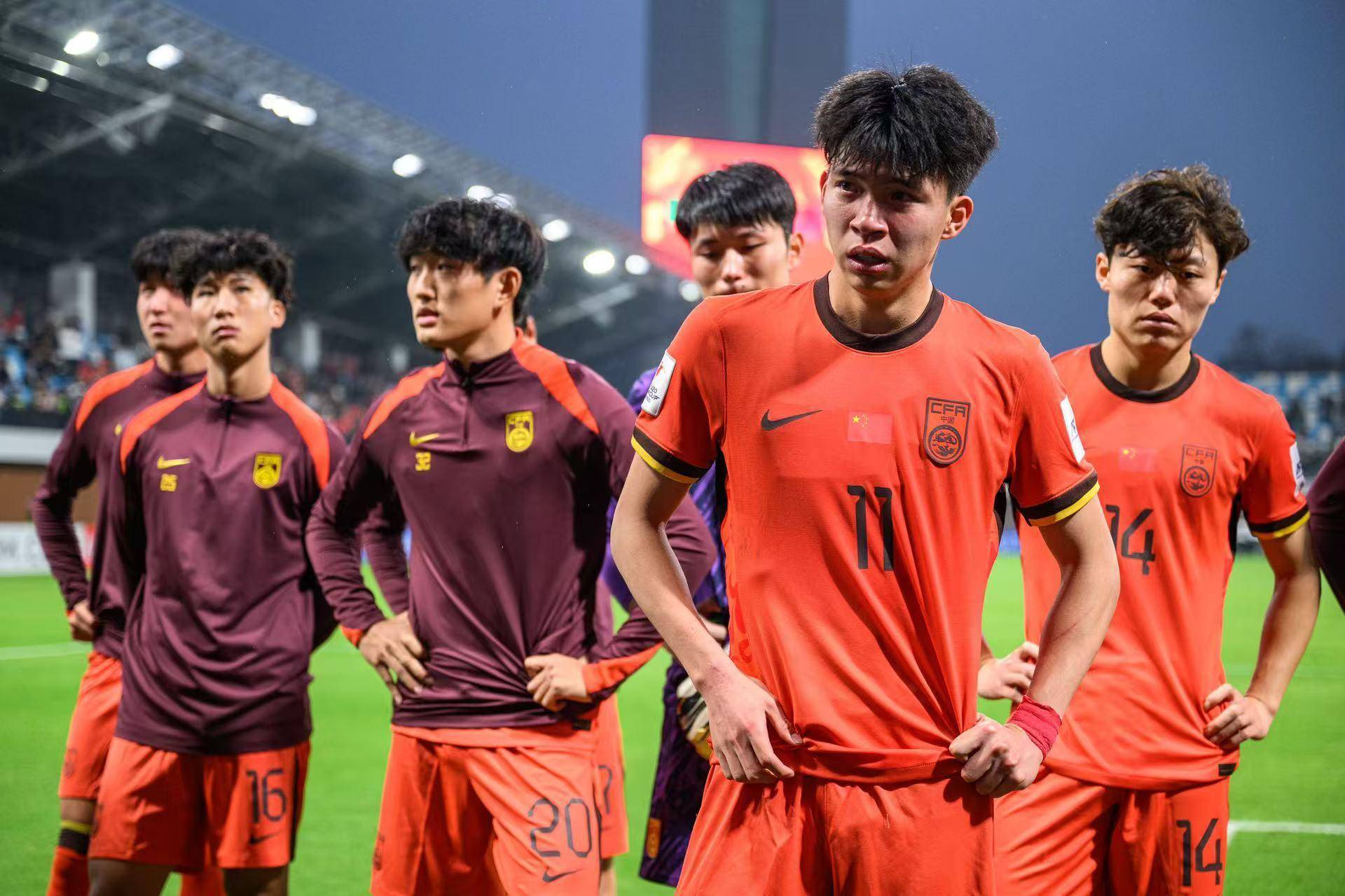 亚洲杯赛呈现出紧张激烈局面 亚洲杯赛呈现出紧张激烈局面