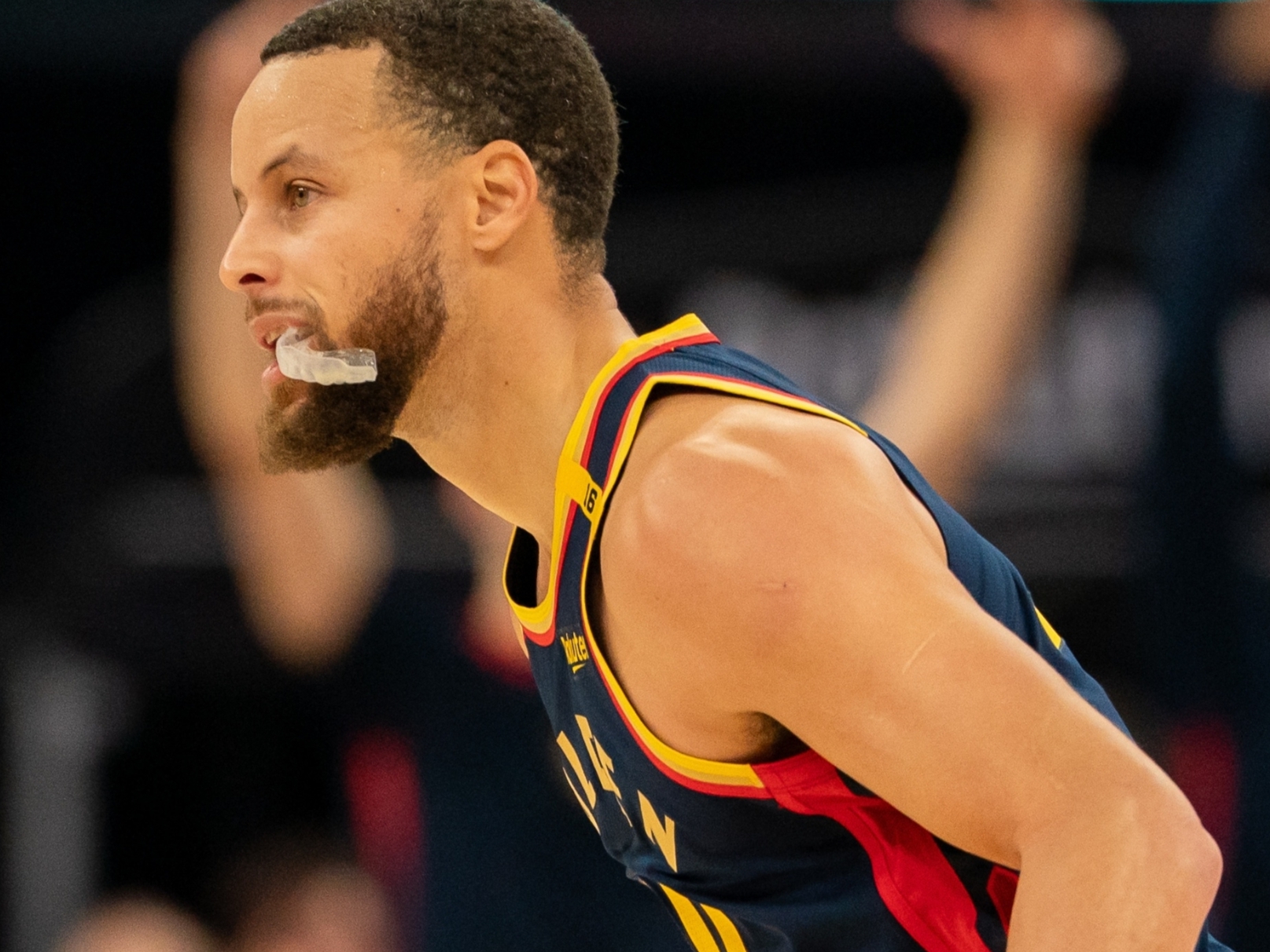 勇士轻取老鹰，斯蒂芬-库里当选总统的简单介绍