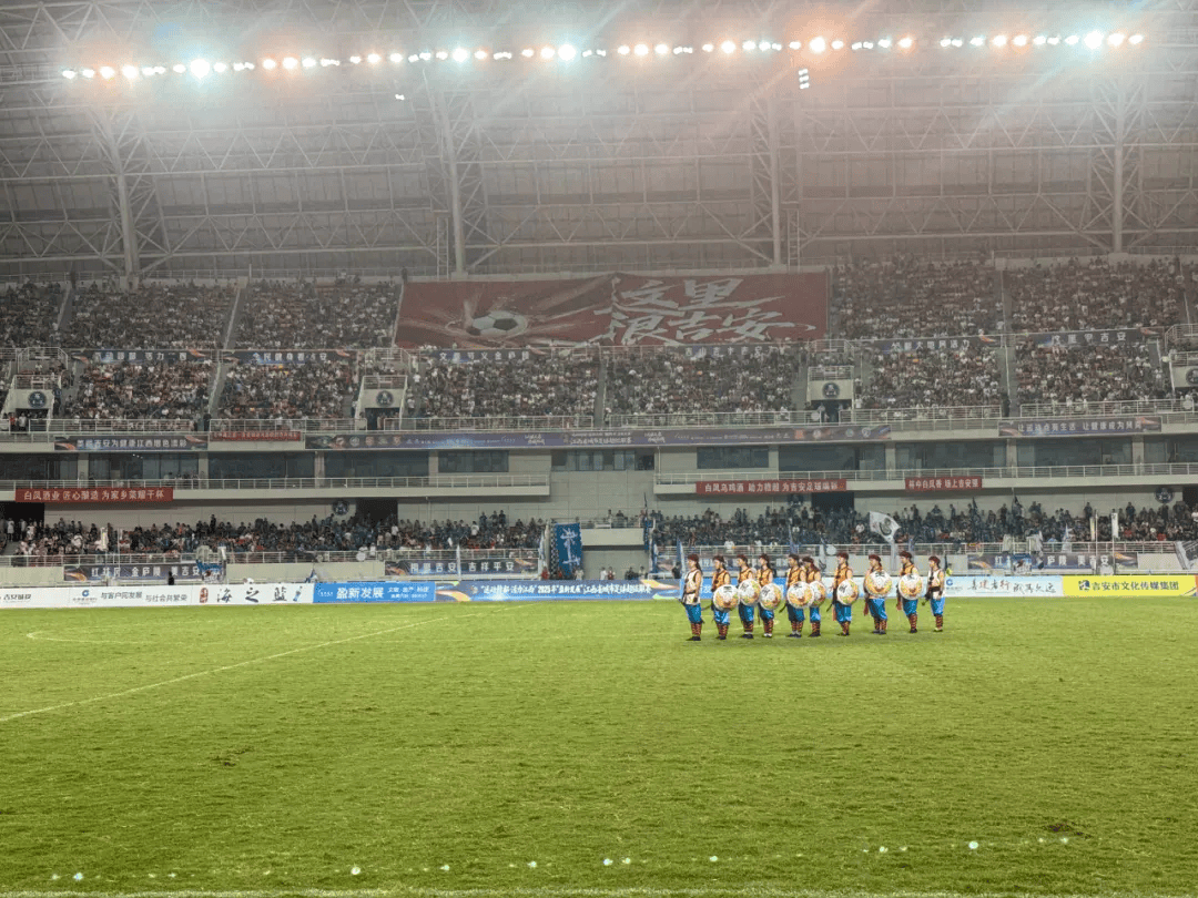 热血沸腾,赛场上演激情碰撞 热血沸腾,赛场上演激情碰撞