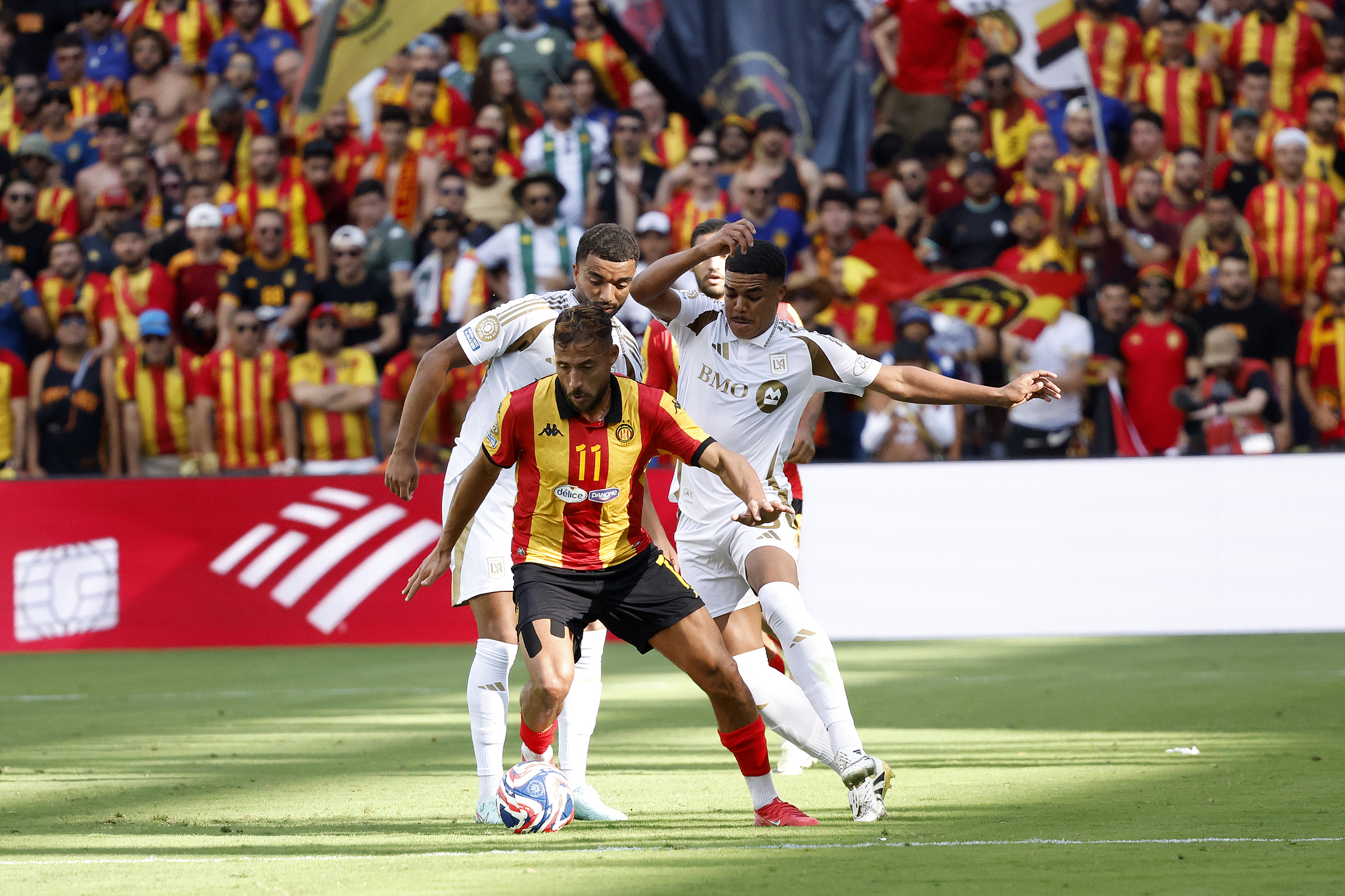 洛杉矶FC全队碾压对手,豪取五连胜 洛杉矶FC全队碾压对手,豪取五连胜