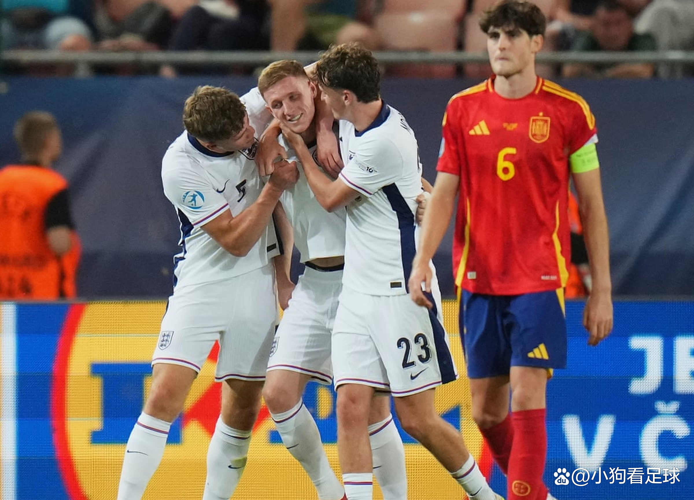 英格兰横扫德国，登顶欧洲杯小组第一